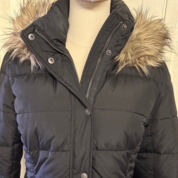 Abercrombie Fitch Women's Black Puffer Jacket with Faux Fur